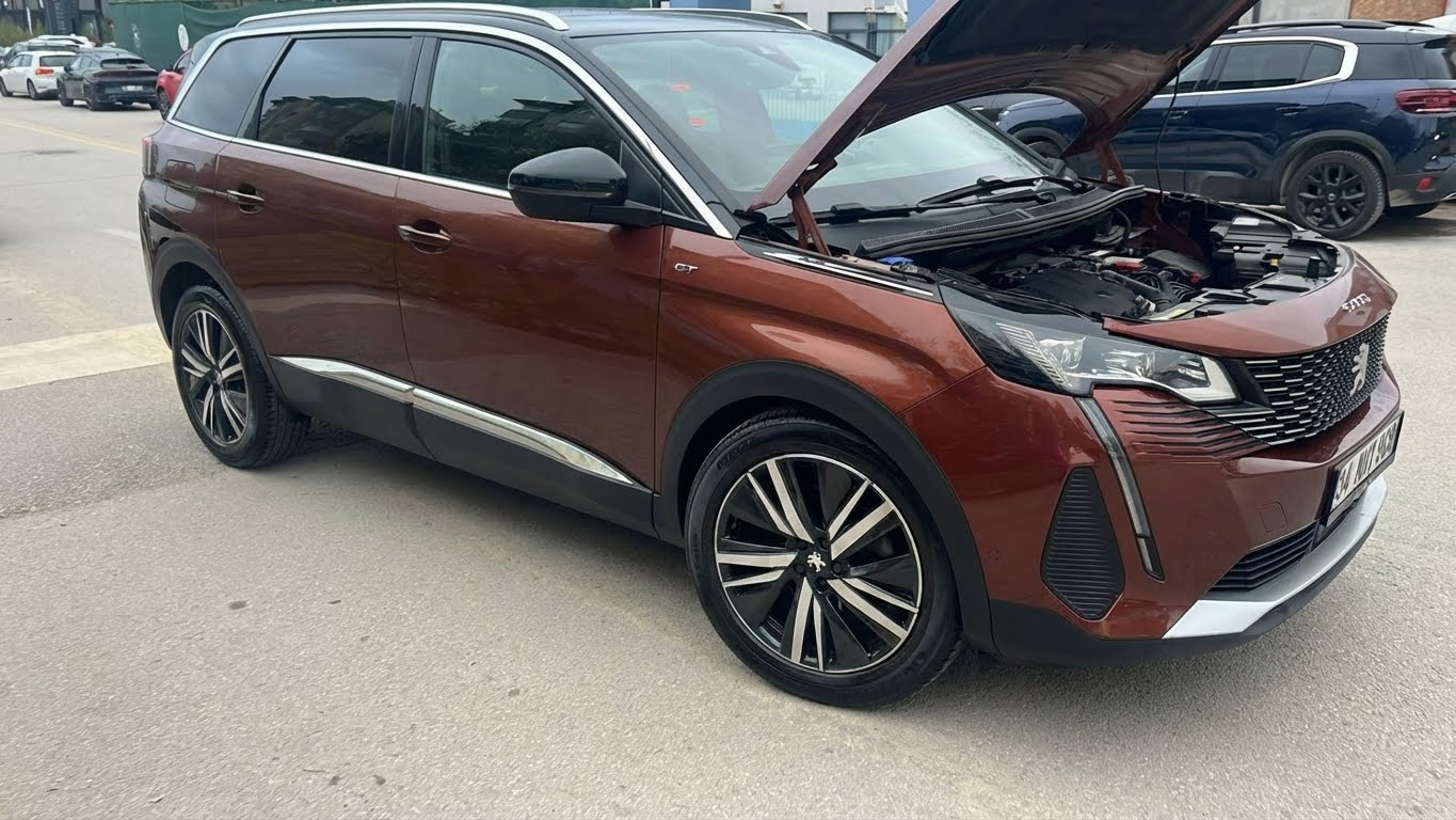 2021 Peugeot 5008 GT